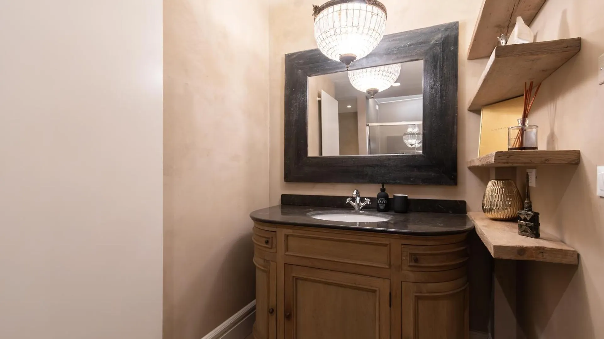 Iseo Escape - Charm Studio In The Heart Of The City شقة